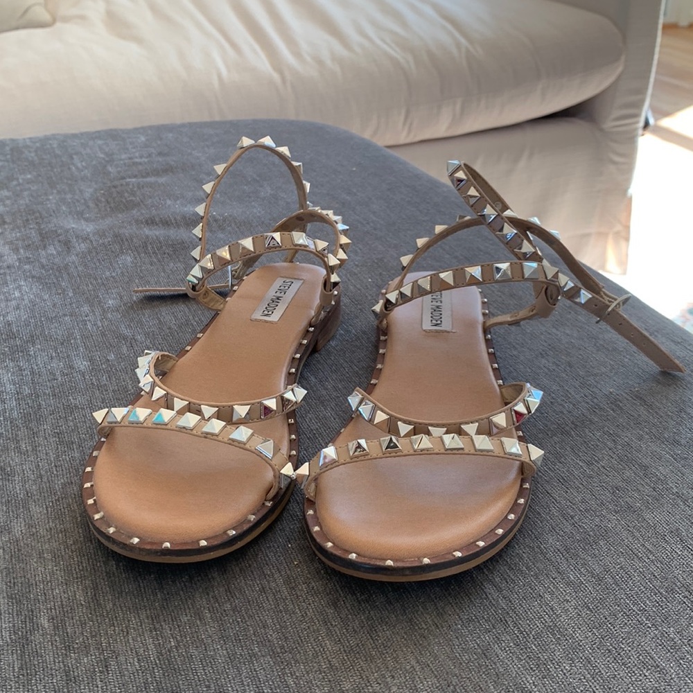 Steve Madden Women's Travel Rock Stud Flat Sandals